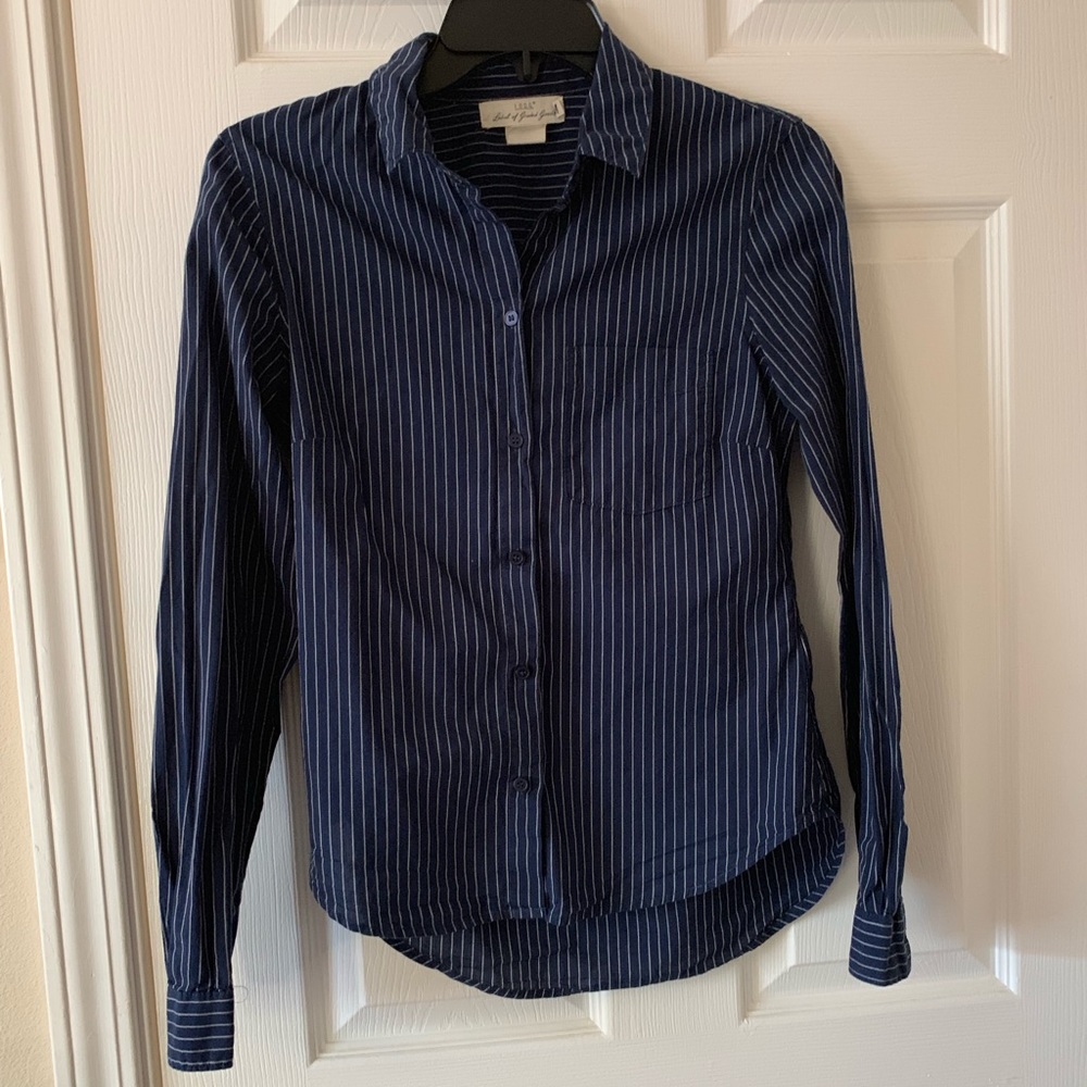 Navy stripped button up